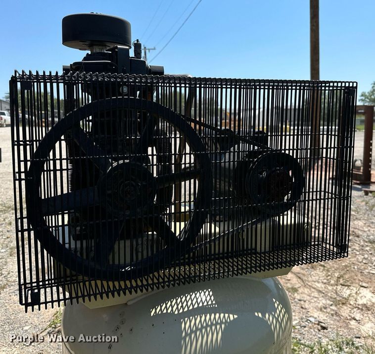 image for item OG9143 2011 Ingersoll Rand TS4N5  air compressor