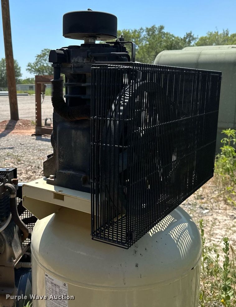 image for item OG9143 2011 Ingersoll Rand TS4N5  air compressor