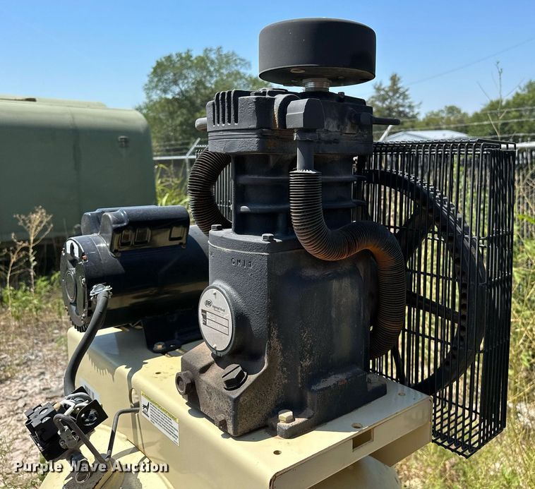 image for item OG9143 2011 Ingersoll Rand TS4N5  air compressor