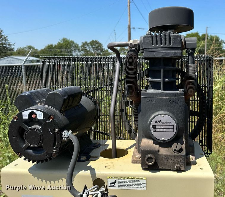 image for item OG9143 2011 Ingersoll Rand TS4N5  air compressor