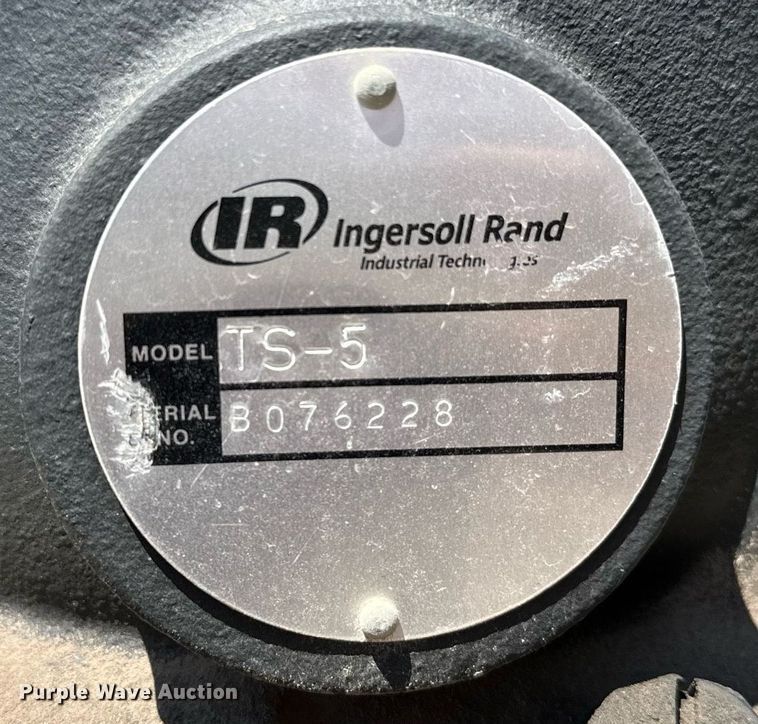 image for item OG9143 2011 Ingersoll Rand TS4N5  air compressor
