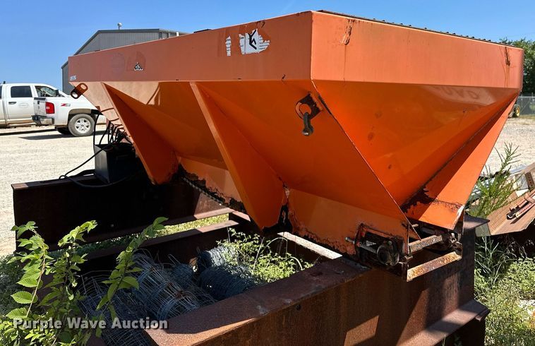 image for item OG9148 2013 Henderson  spreader