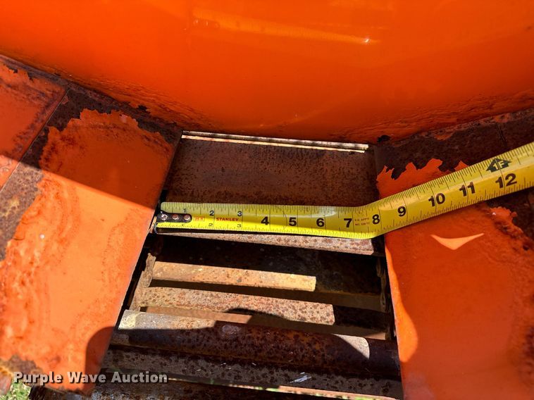 image for item OG9148 2013 Henderson  spreader