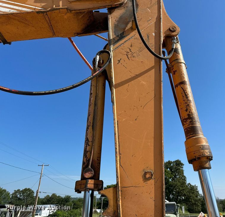 image for item OG9150 1999 Case 9040B excavator