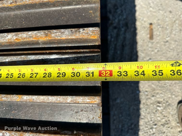 image for item OG9150 1999 Case 9040B excavator