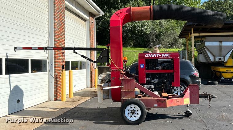 image for item OK9760 Giant-vac  leaf vacuum