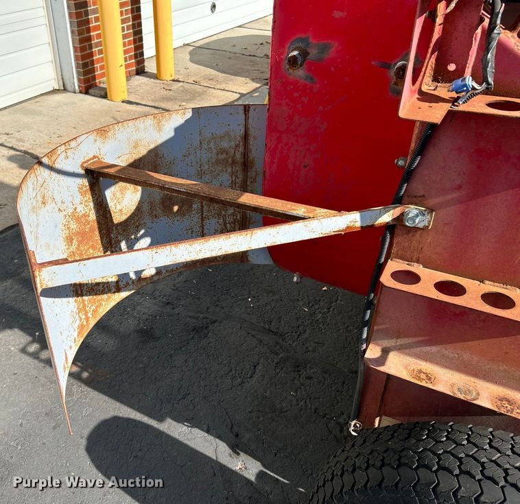 image for item OK9760 Giant-vac  leaf vacuum