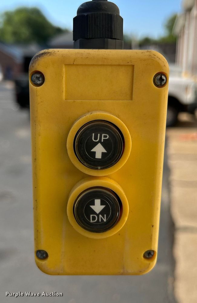 image for item OK9760 Giant-vac  leaf vacuum