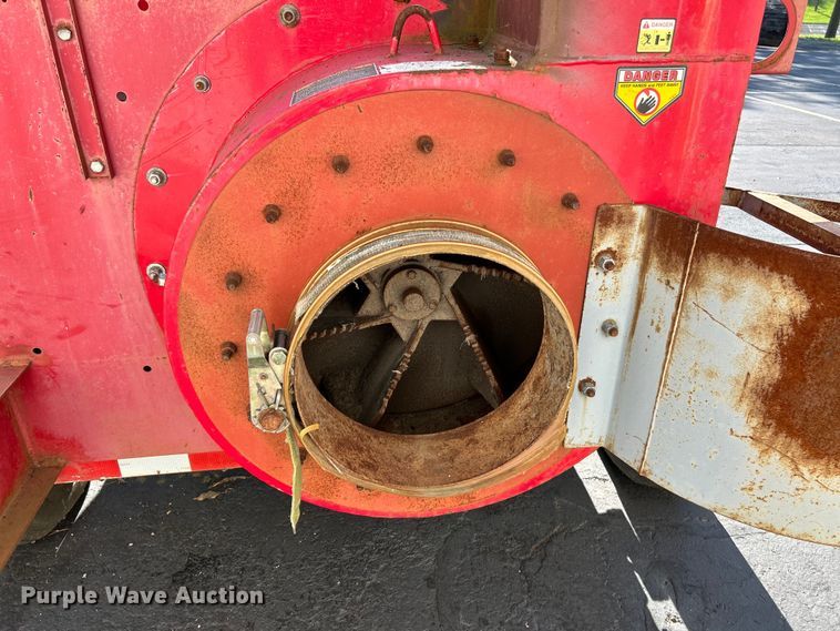 image for item OK9760 Giant-vac  leaf vacuum