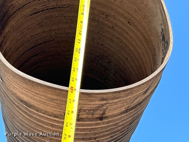 image for item OK9760 Giant-vac  leaf vacuum