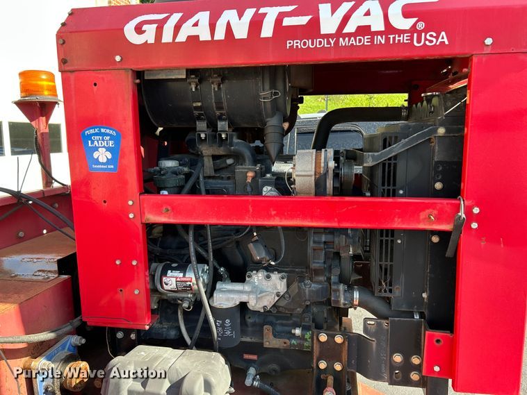 image for item OK9760 Giant-vac  leaf vacuum