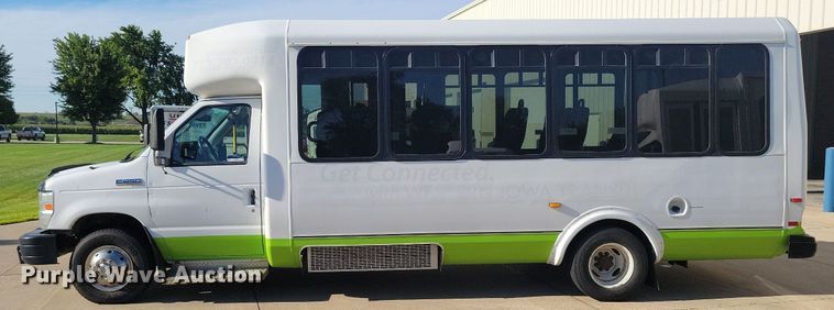 image for item ZA0365 2011 Eldorado Aerotech Ford 240  shuttle bus