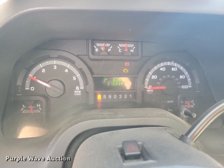 image for item ZA0365 2011 Eldorado Aerotech Ford 240  shuttle bus