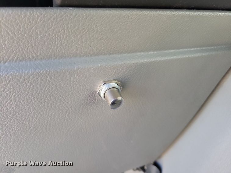 image for item ZA0365 2011 Eldorado Aerotech Ford 240  shuttle bus