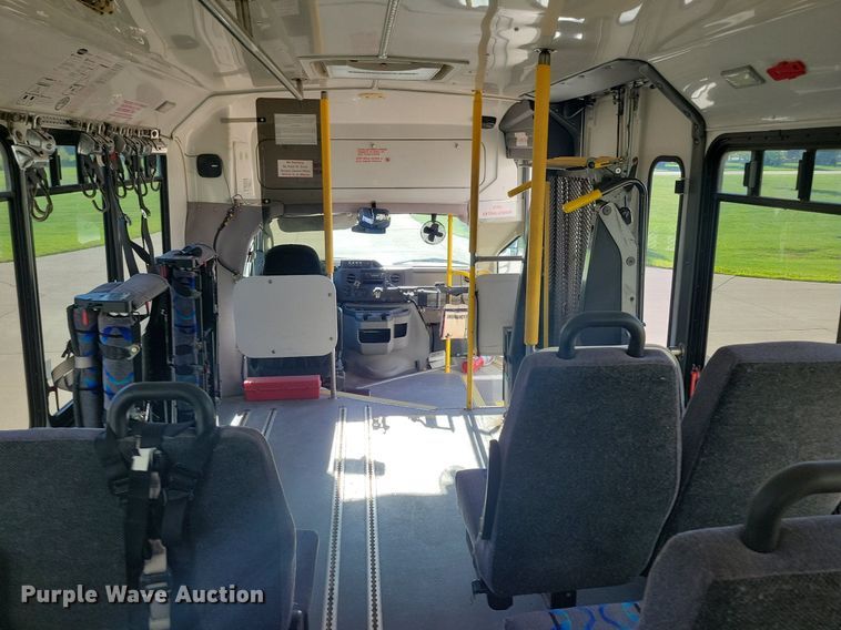 image for item ZA0365 2011 Eldorado Aerotech Ford 240  shuttle bus