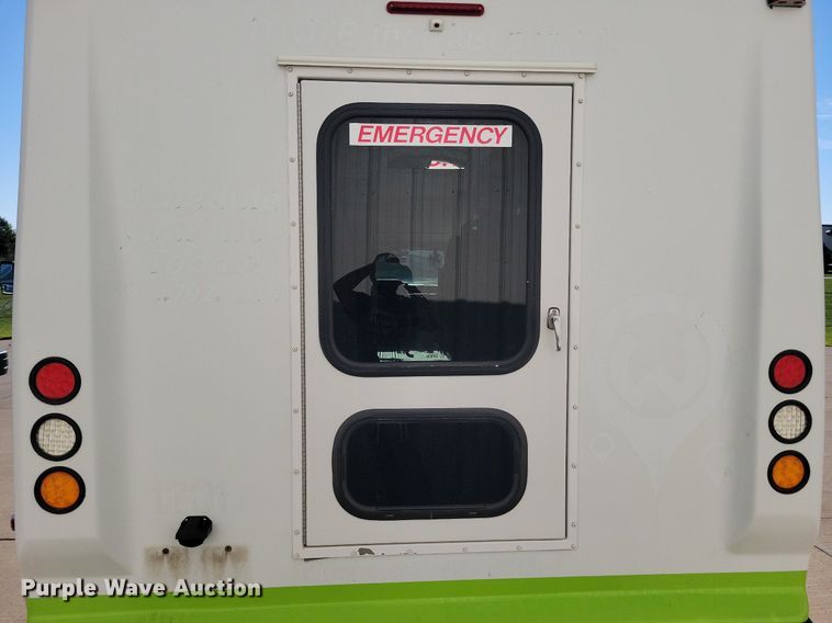 image for item ZA0365 2011 Eldorado Aerotech Ford 240  shuttle bus