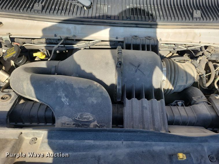 image for item ZA0365 2011 Eldorado Aerotech Ford 240  shuttle bus