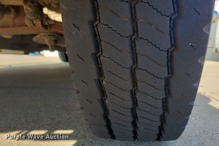 image for item ZA0365 2011 Eldorado Aerotech Ford 240  shuttle bus