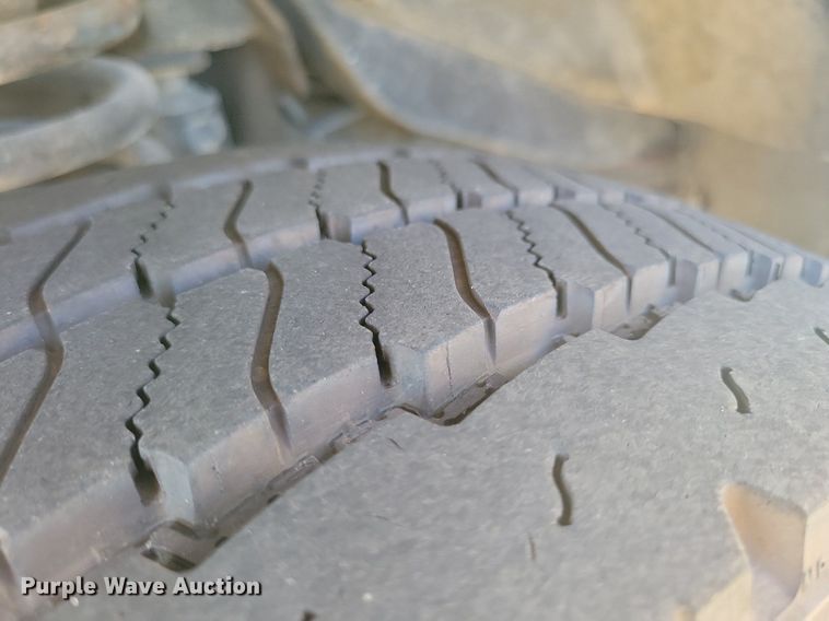 image for item ZA0365 2011 Eldorado Aerotech Ford 240  shuttle bus