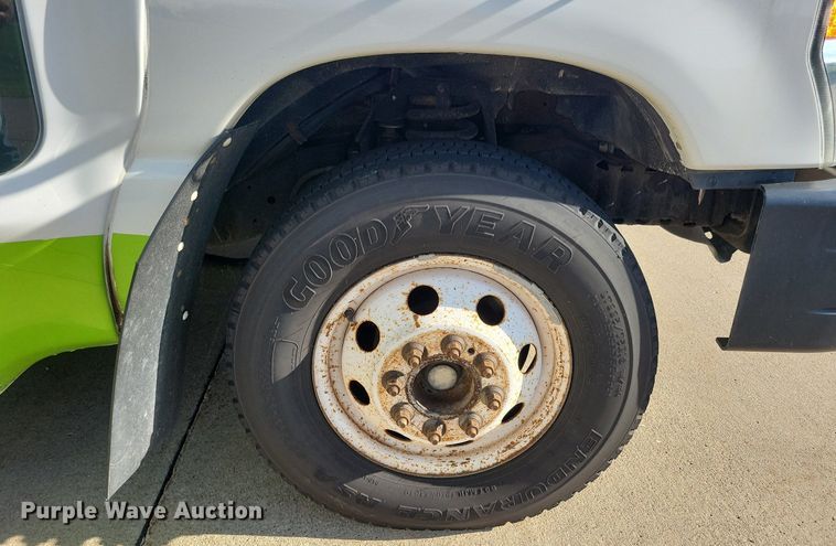 image for item ZA0365 2011 Eldorado Aerotech Ford 240  shuttle bus