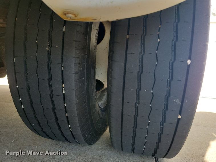 image for item ZA0365 2011 Eldorado Aerotech Ford 240  shuttle bus