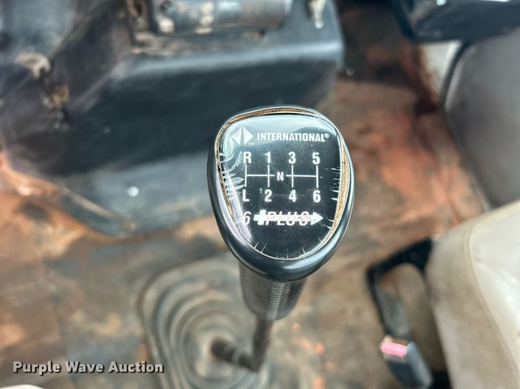 image for item DI7976 1999 International 4900  truck cab and chassis