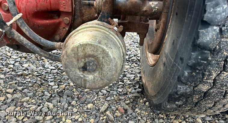 image for item DI7976 1999 International 4900  truck cab and chassis