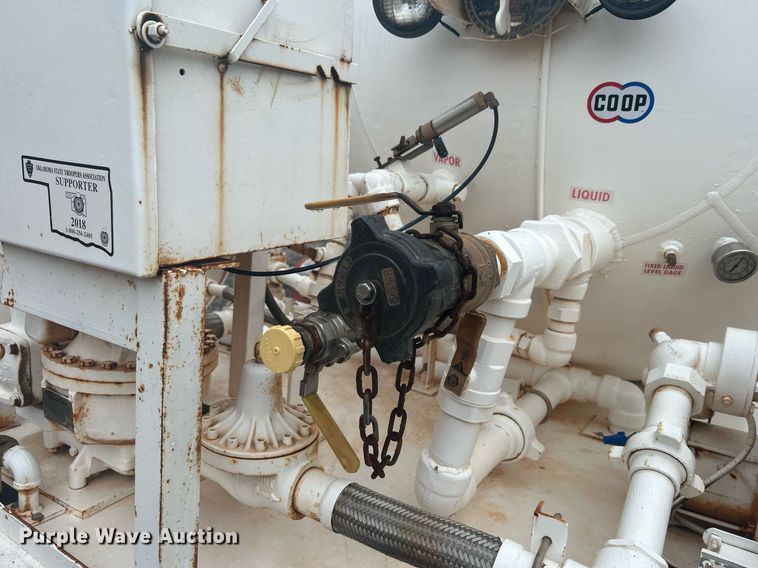 image for item DI7977 2003 Chevrolet C7500  propane delivery truck