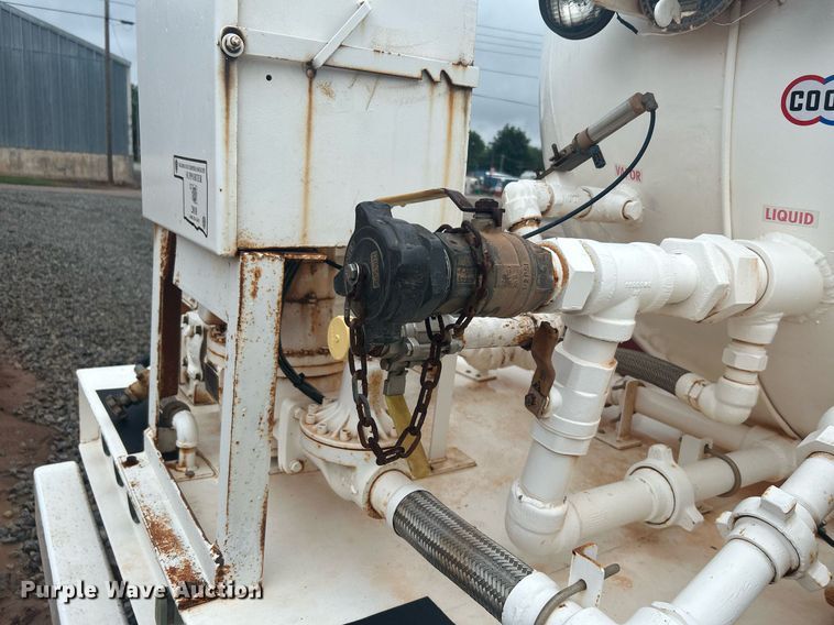 image for item DI7977 2003 Chevrolet C7500  propane delivery truck