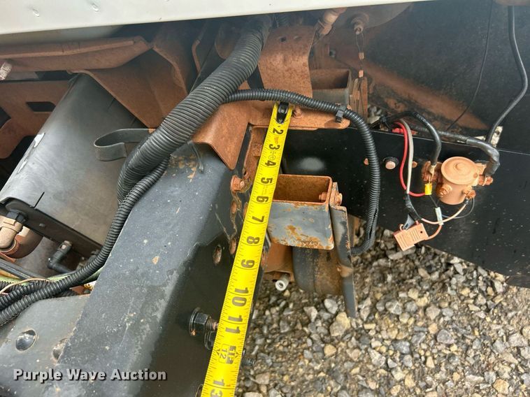 image for item DI7977 2003 Chevrolet C7500  propane delivery truck