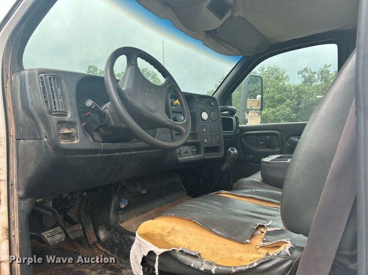 image for item DI7977 2003 Chevrolet C7500  propane delivery truck