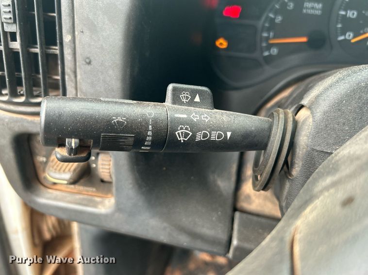 image for item DI7977 2003 Chevrolet C7500  propane delivery truck