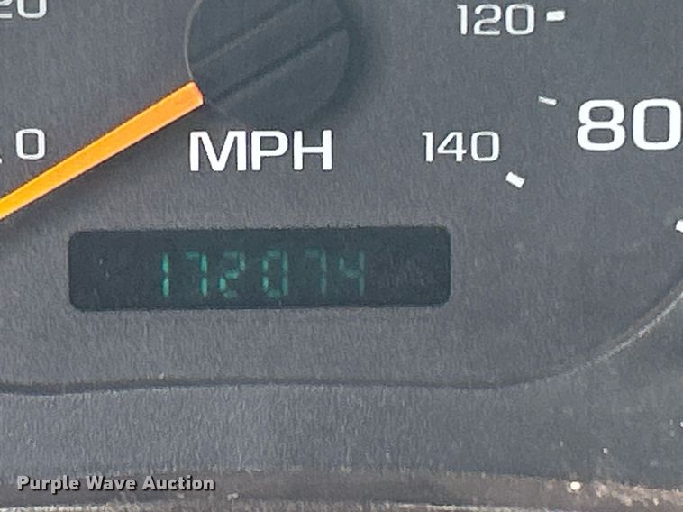 image for item DI7977 2003 Chevrolet C7500  propane delivery truck