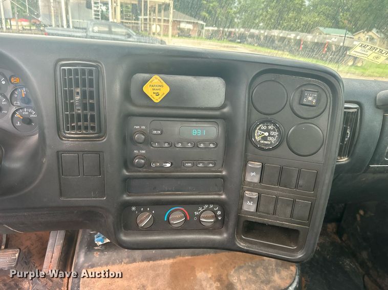 image for item DI7977 2003 Chevrolet C7500  propane delivery truck