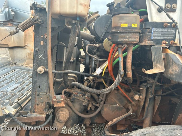 image for item DI7977 2003 Chevrolet C7500  propane delivery truck