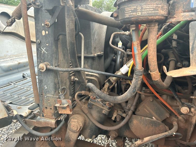 image for item DI7977 2003 Chevrolet C7500  propane delivery truck