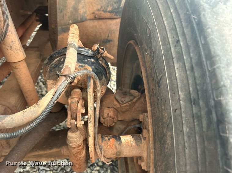 image for item DI7977 2003 Chevrolet C7500  propane delivery truck