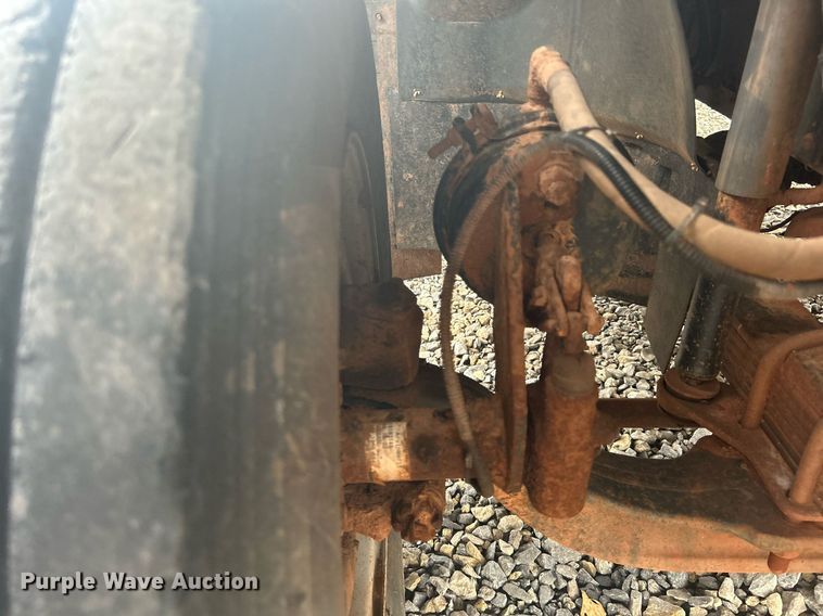 image for item DI7977 2003 Chevrolet C7500  propane delivery truck