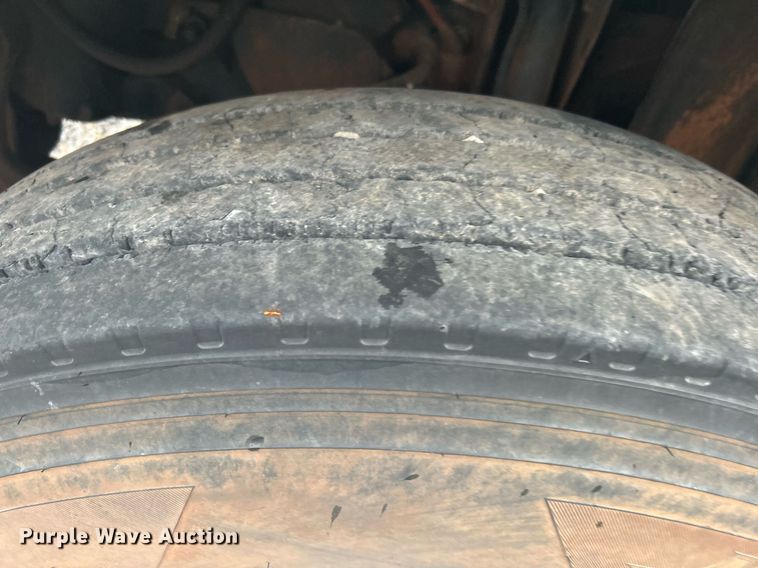 image for item DI7977 2003 Chevrolet C7500  propane delivery truck