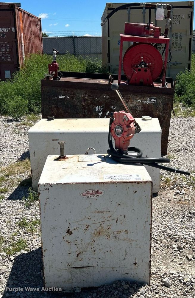 image for item DI7994 (3) auxiliary fuel tanks