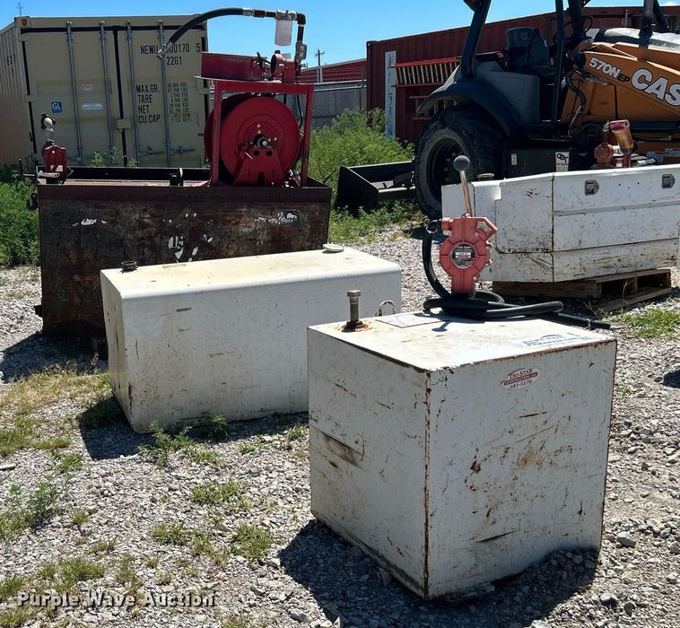 image for item DI7994 (3) auxiliary fuel tanks