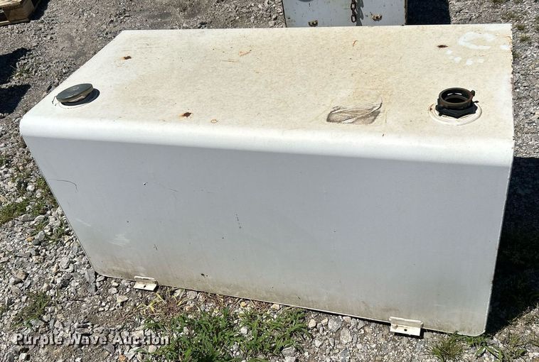 image for item DI7994 (3) auxiliary fuel tanks