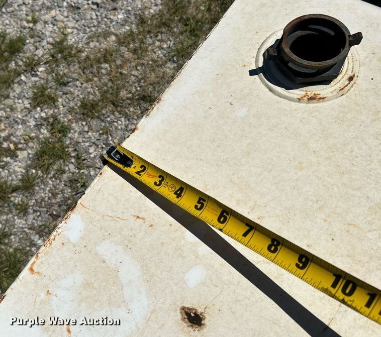 image for item DI7994 (3) auxiliary fuel tanks