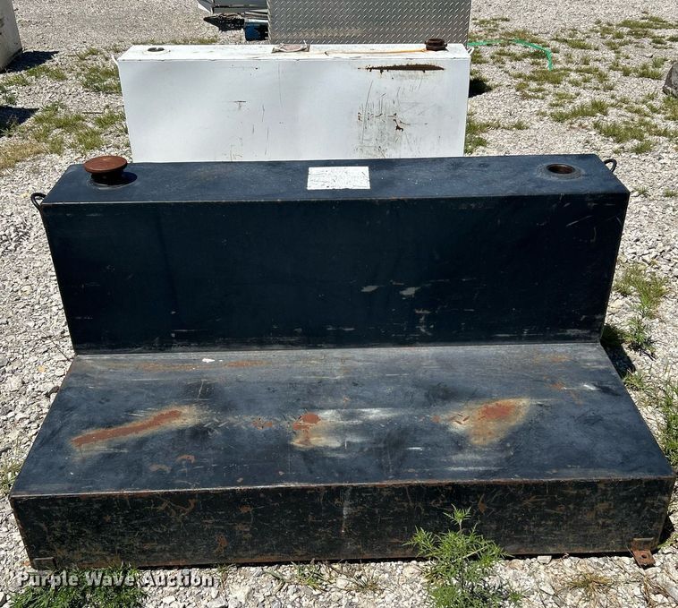 image for item DI7995 (3) L-shaped auxiliary fuel tanks