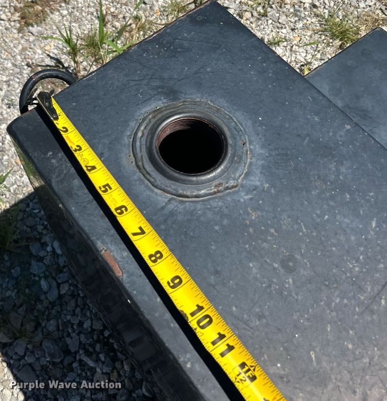 image for item DI7995 (3) L-shaped auxiliary fuel tanks