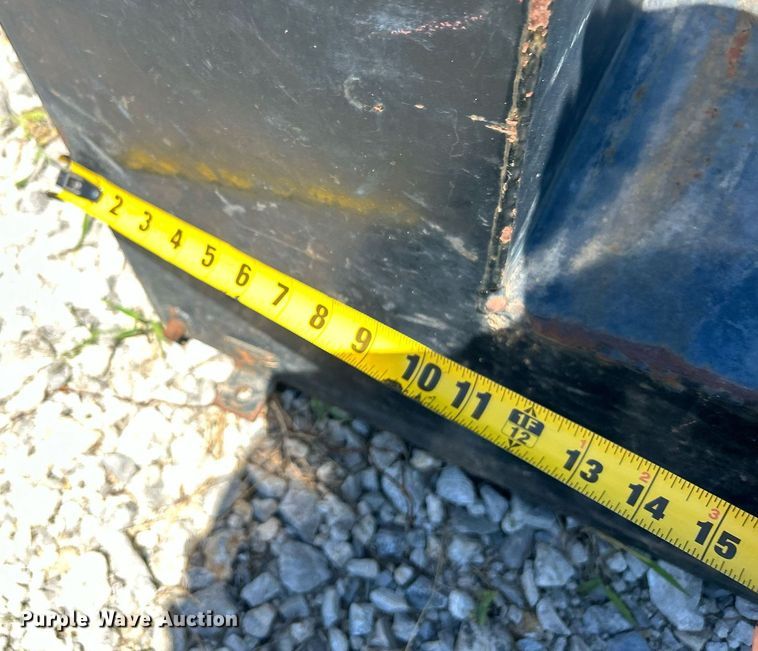 image for item DI7995 (3) L-shaped auxiliary fuel tanks