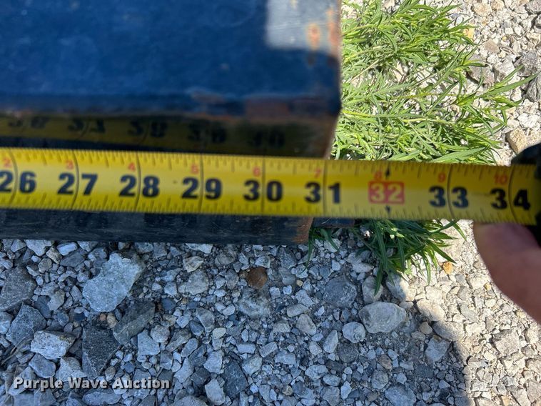 image for item DI7995 (3) L-shaped auxiliary fuel tanks