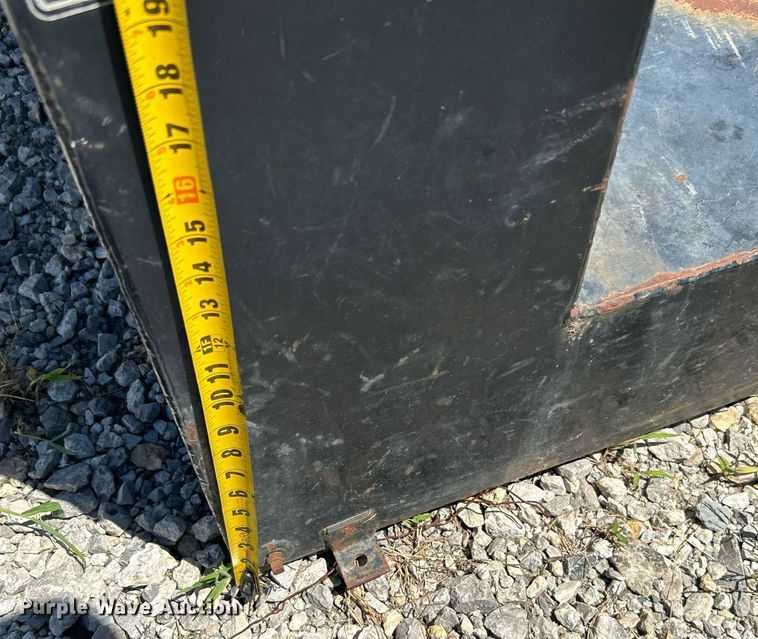 image for item DI7995 (3) L-shaped auxiliary fuel tanks