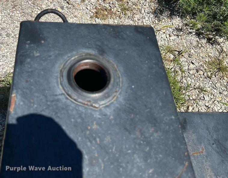 image for item DI7995 (3) L-shaped auxiliary fuel tanks