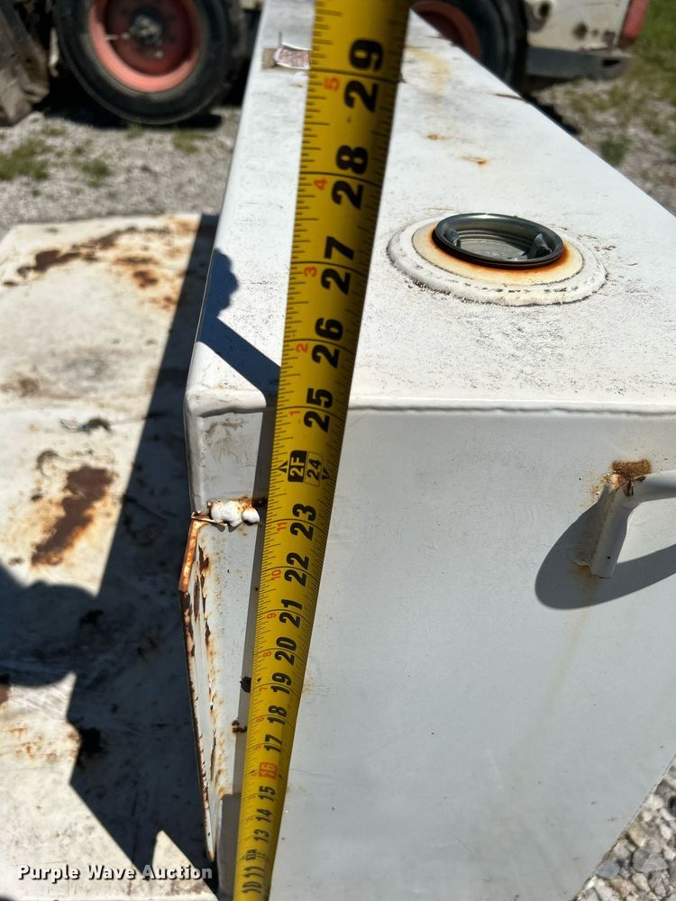 image for item DI7995 (3) L-shaped auxiliary fuel tanks